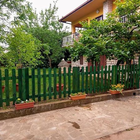 Apartment Sanja Near The Sea, Spacious And Green :) 普拉 外观 照片