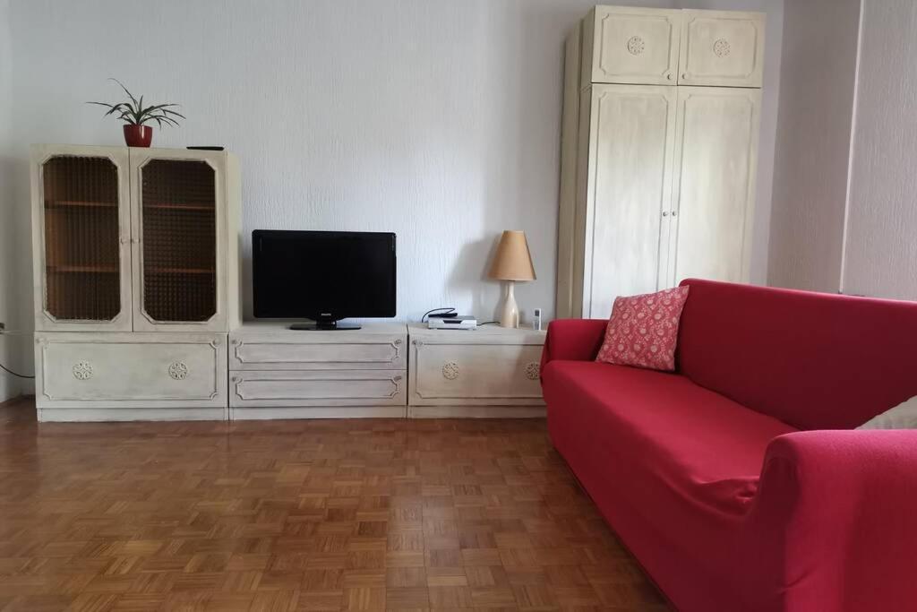 Apartment Sanja Near The Sea, Spacious And Green :) 普拉 外观 照片