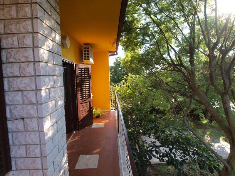 Apartment Sanja Near The Sea, Spacious And Green :) 普拉 外观 照片